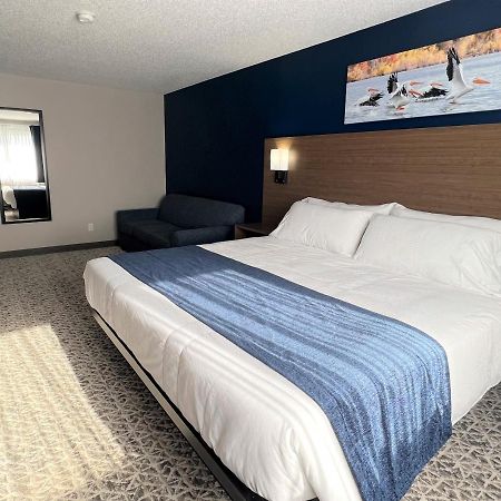 Hilltop Inn & Suites Grove エクステリア 写真