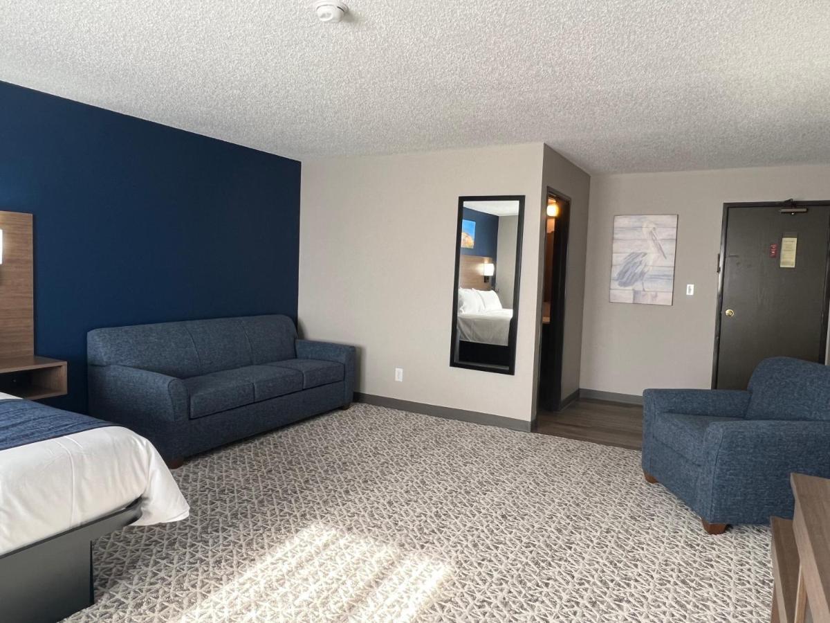 Hilltop Inn & Suites Grove エクステリア 写真