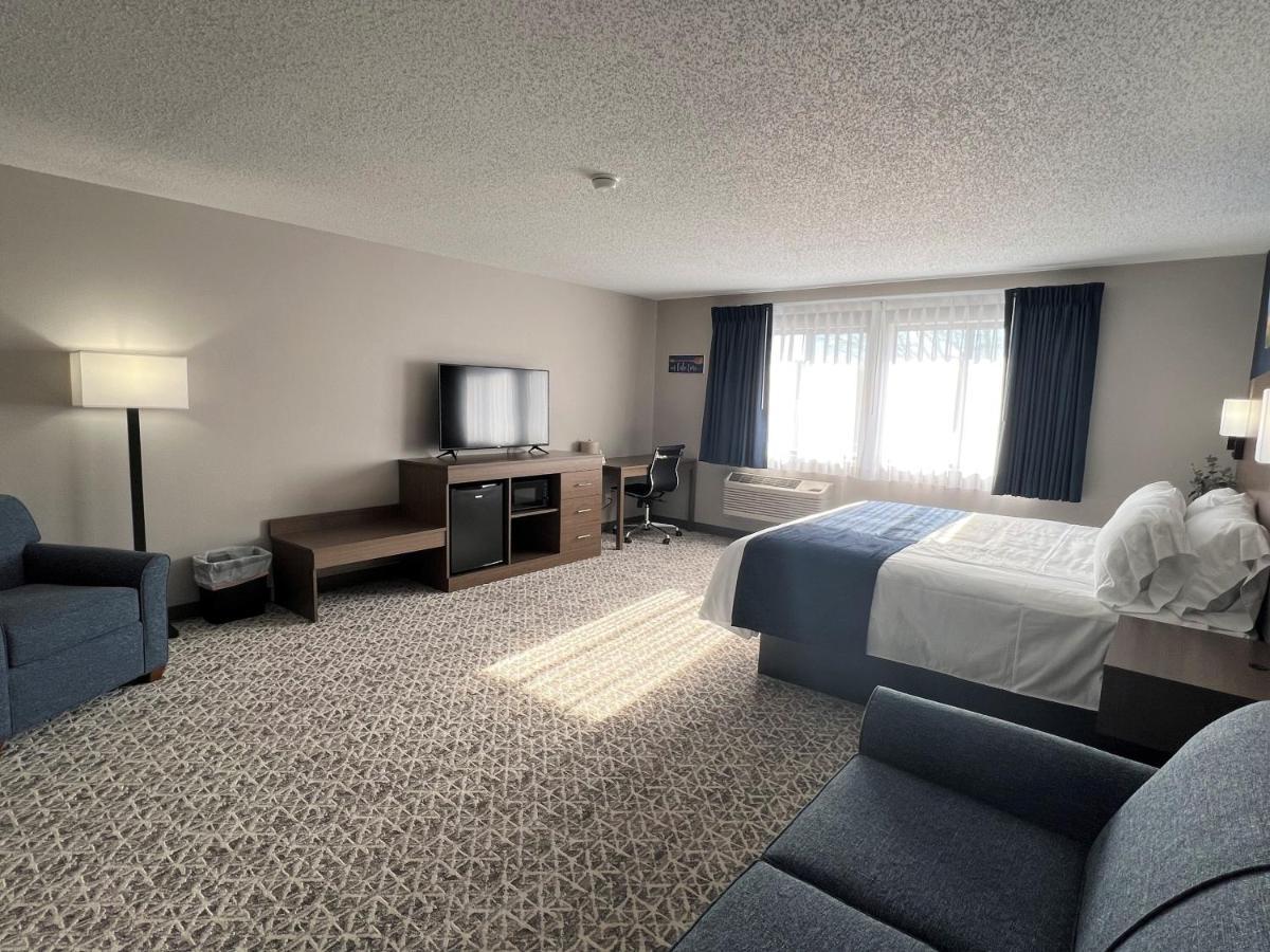 Hilltop Inn & Suites Grove エクステリア 写真
