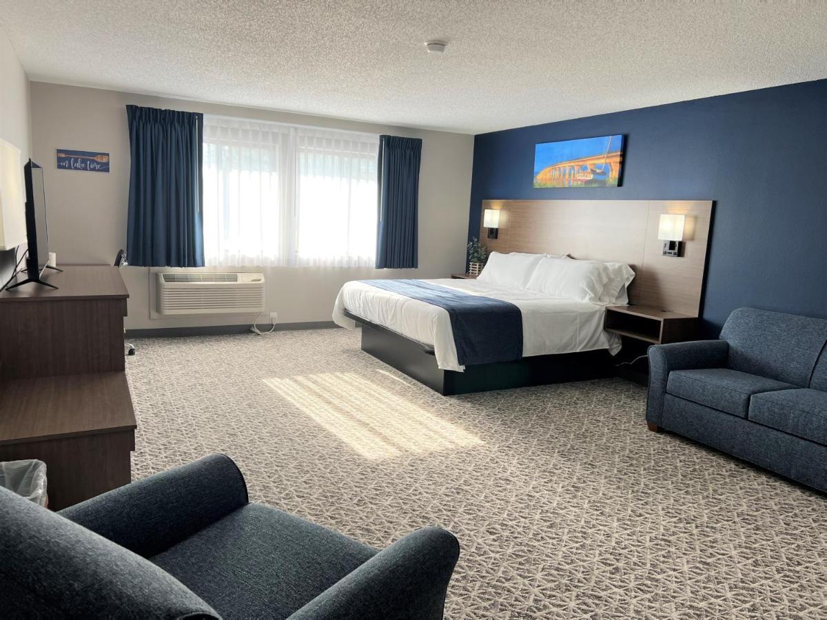Hilltop Inn & Suites Grove エクステリア 写真
